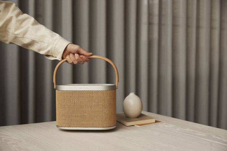 B&O 全新 Beosound A5 揚聲器，讓你隨時帶著音樂到處走