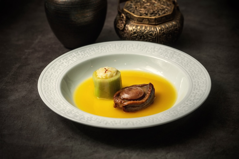 米芝蓮一星餐廳甬府香港於12月15日起推出由總廚劉震師傅設計的全新冬季午市及晚市套餐