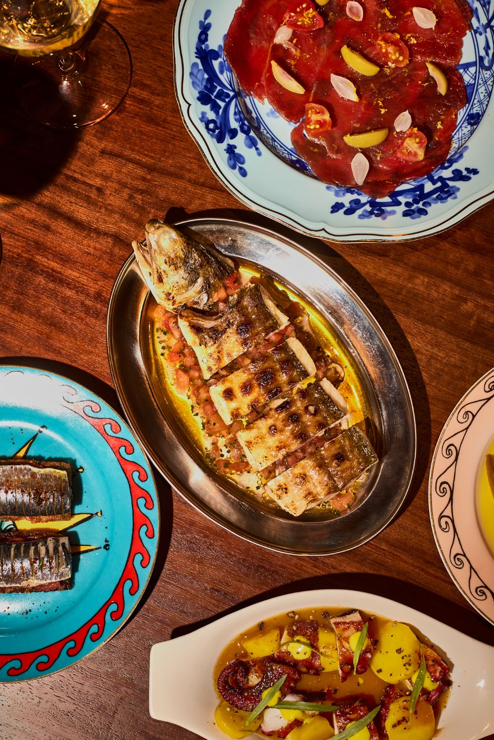 地中海夢幻曲：Salon Des Refusés僅此一夜的馬賽之旅